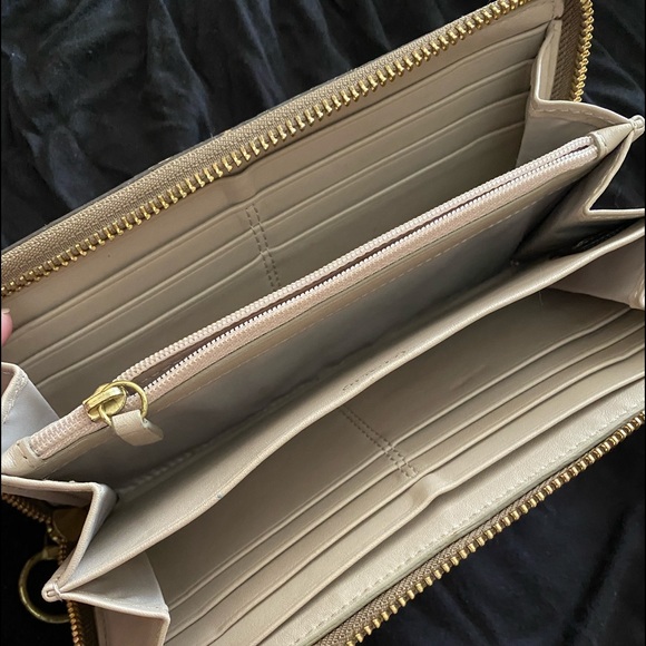 Wallet - Picture 3 of 4